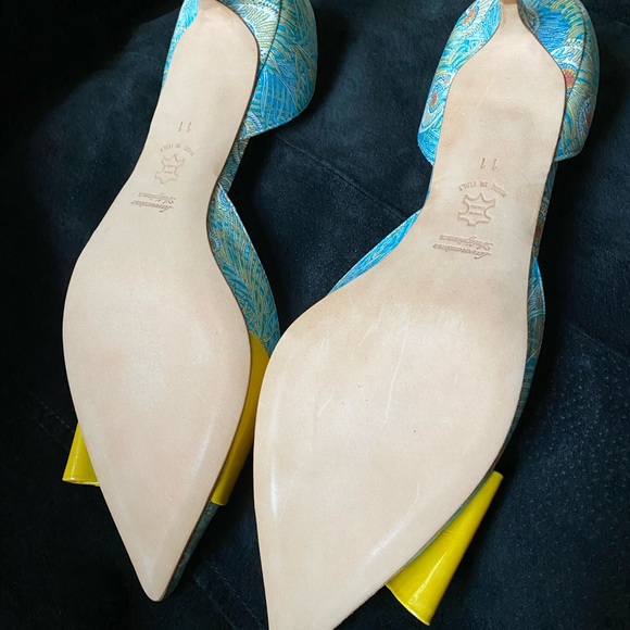 Butter Peacock Leather Kitten Heel shoes.  Never worn - Picture 6 of 8